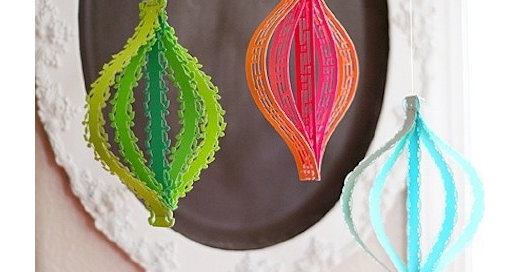 30 Beautifully Inventive DIY Christmas Decorations