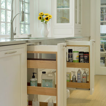 Traditional Farmhouse Kitchen