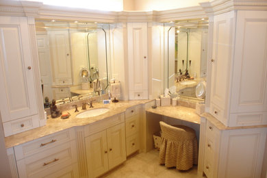 Inspiration for a timeless bathroom remodel in Philadelphia