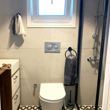 Tiny House, Tiny Haos