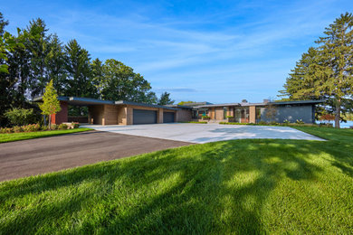 Contemporary exterior home idea in Detroit