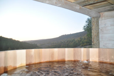 Lubéron, création d'un espace de détente, intégration d'un spa bois.