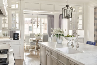 Example of a classic kitchen design in Phoenix