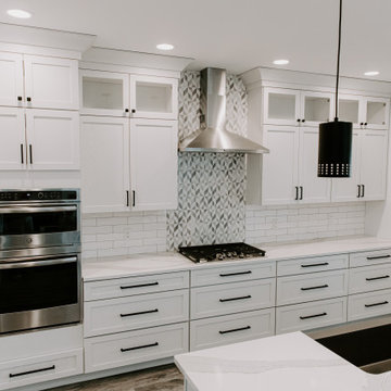 White & Black Modern Farmhouse Kitchen