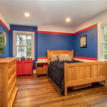 Larchmont Woods Modern Tutor