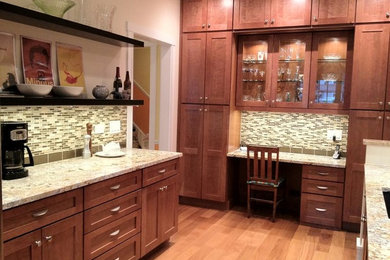 Example of a kitchen design in Chicago