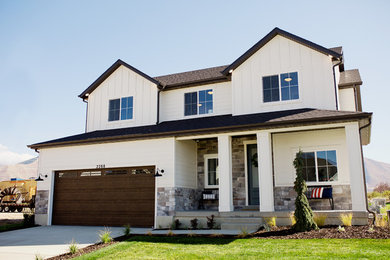 Cottage exterior home idea in Salt Lake City