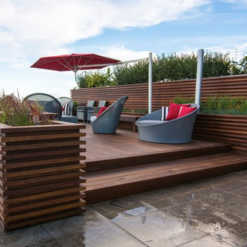 Contemporary Lakeside Terrace