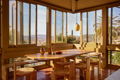 Example of a dining room design in Los Angeles