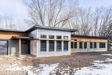Inspiration for a modern exterior home remodel in Milwaukee