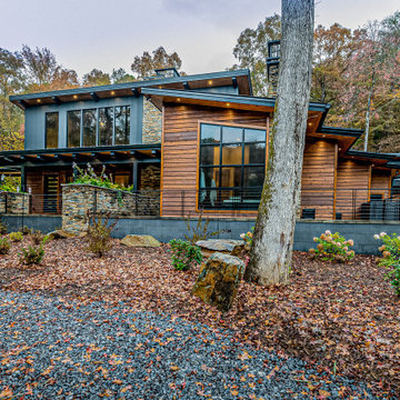 Paradise River: Modern Riverside Home