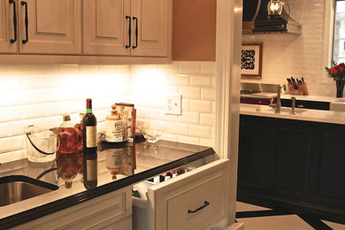 Inspiration for a timeless home design remodel in Miami