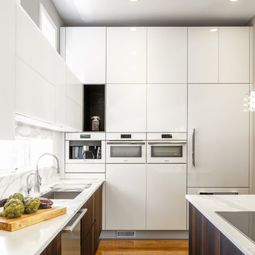 Contemporary Glass Kitchen Design - Astro Design - Ottawa