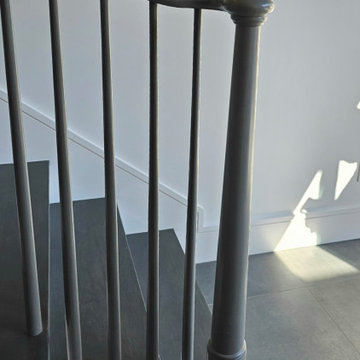 Project #112 | Traditional Staircase with Continuous Rail System