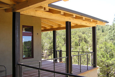 Contemporary verandah in Albuquerque.