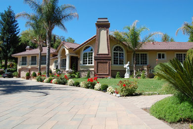 Photo of a mediterranean landscaping in San Francisco.
