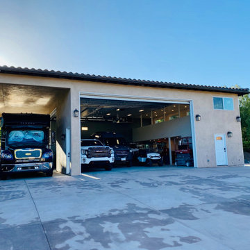 Poway, ca - Spacious RV Garage and Workshop with Bathroom