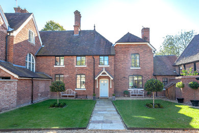 Photo of a contemporary home in West Midlands.