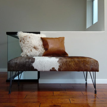 Hytower Cowhide Bench