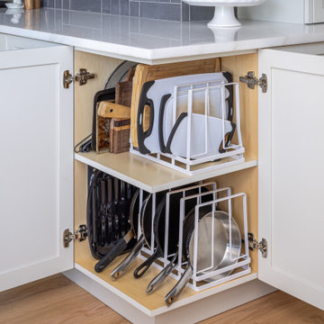 Corner cabinet storage