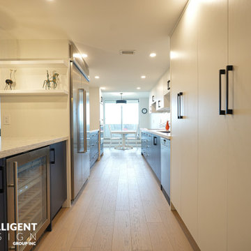 360 Bloor St E