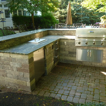 Outdoor living spaces - Outdoor kitchens & bars - Executive Landscape Northville