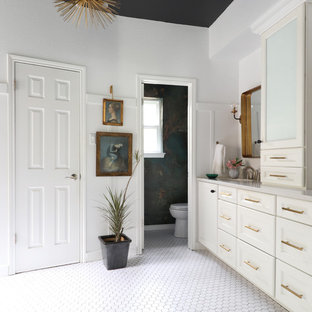 My Houzz: Moody Wall Treatments and Eclectic Style in Austin