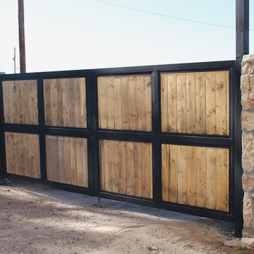 Santa Teresa Wood Gates Installation