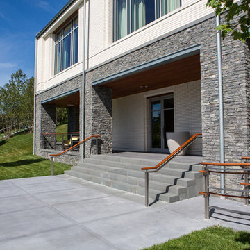 Combining Brick & Natural Stone: Country Club
