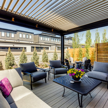 Calgary West StruXure Adjustable Pergola with Phantom Motorized Screens