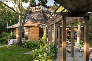 Inspiration for a transitional landscaping in Boston.