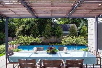 Example of a trendy patio design in Chicago