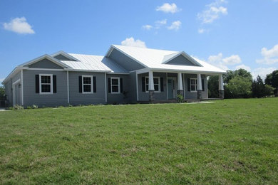 Cottage exterior home photo in Tampa