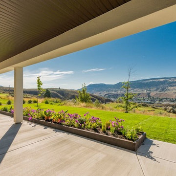Visao Court Kamloops, BC - Modern Tuscan Interpretation