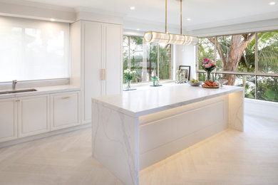 Elegant kitchen photo in Sydney