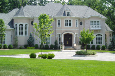 Example of a classic exterior home design in New York