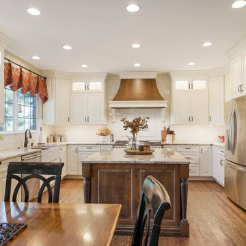 Bent Oaks Street - Traditional Elegance Kitchen