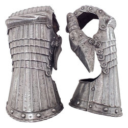 A PAIR OF GERMAN GAUNTLETS C.1520 - Home Decor