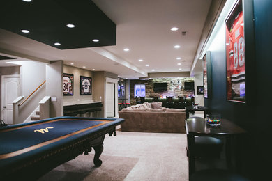 Basement - traditional basement idea in Chicago
