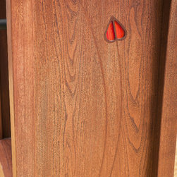 Glasgow Rosebud Wine Rack, detail of walnut and stained glass inlay - Wine Racks