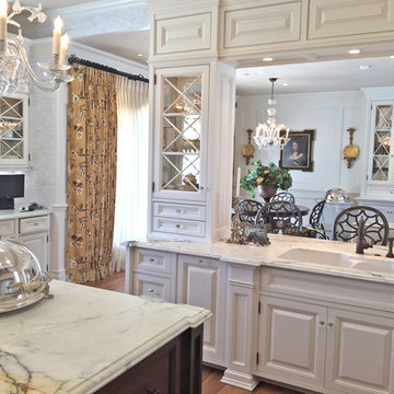 Pebble Beach Kitchen & Family room