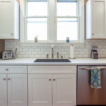 Bright and Cozy Kitchen
