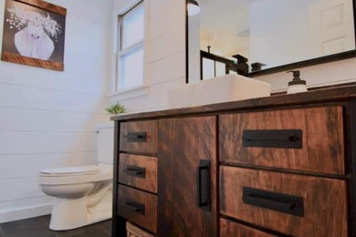 Example of a bathroom design