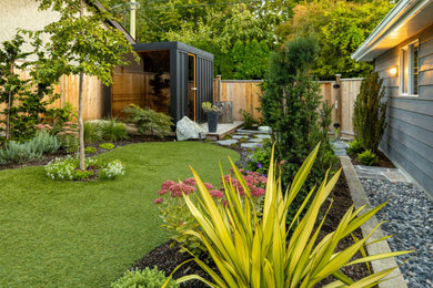 Home design - transitional home design idea in Vancouver