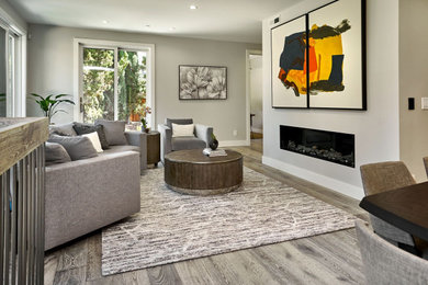 Minimalist living room photo in San Francisco