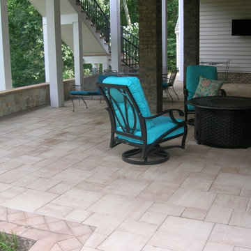 Midlothian Paver Patio and Veneered Seat Wall