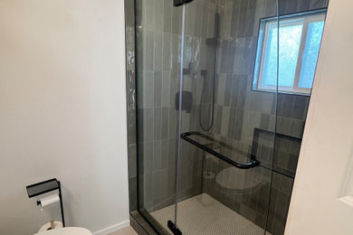 Example of a bathroom design in Seattle