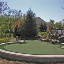 PUTTING GREEN