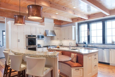 Example of a classic kitchen design in Burlington