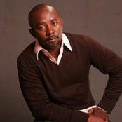 Emmanuel Renner's photo